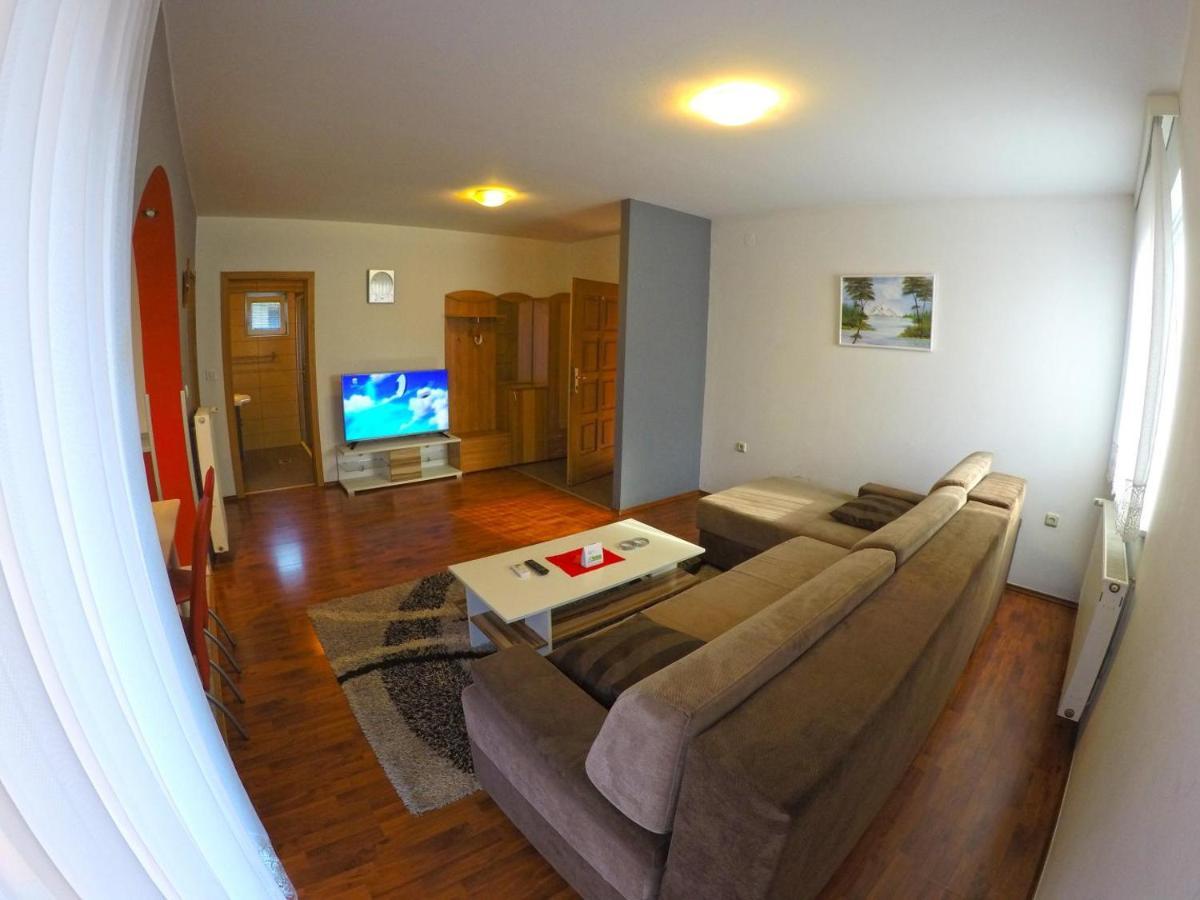 Apartment And Rea *